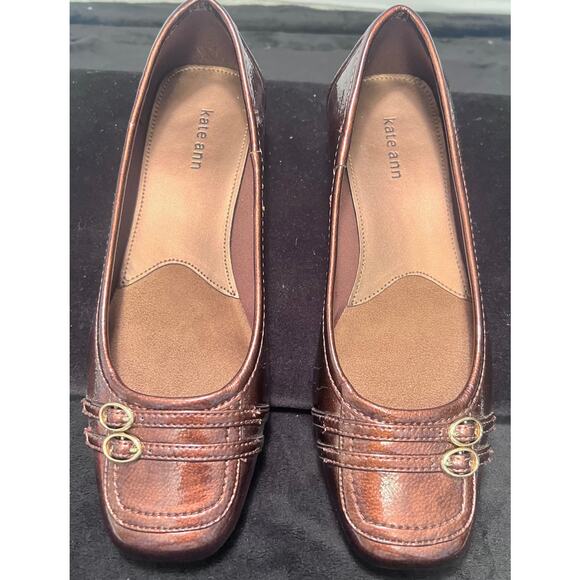 Kate Ann Copper-toned Low-heeled Closed-toe Style Shoe 7.5M - Picture 6 of 9